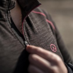 Yukon - Baselayer with half-zip and app controlled heating - Woman
