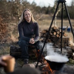 Yukon - Baselayer with half-zip and app controlled heating - Woman